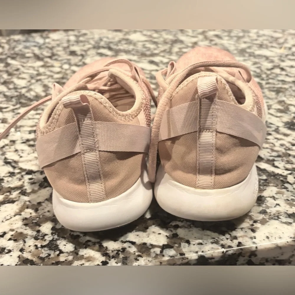 Nike Flex Trainer Pink shoes